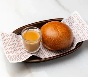 Bun Maska with Karak Chai (G,D)