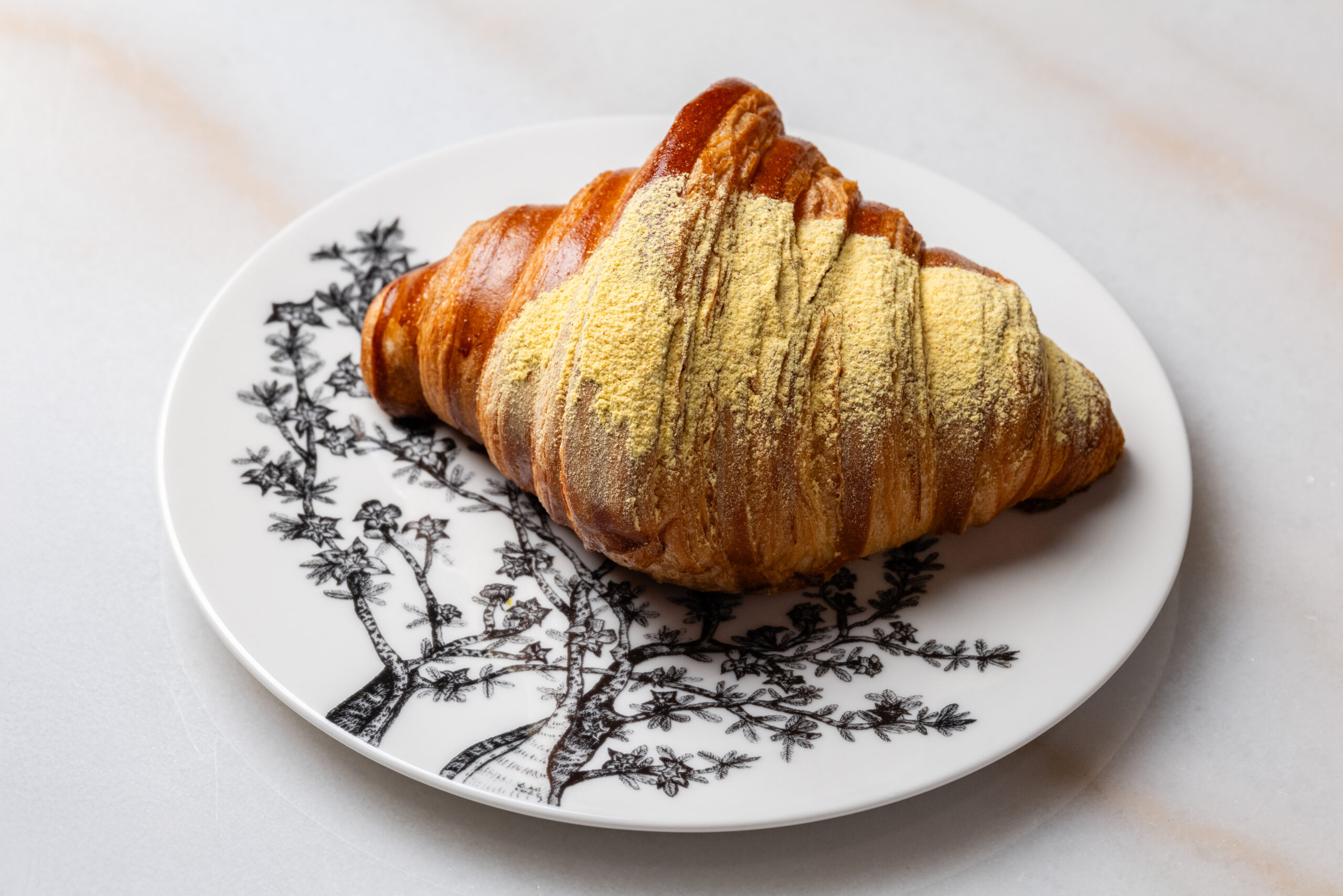 Saffron Croissant (G,D)