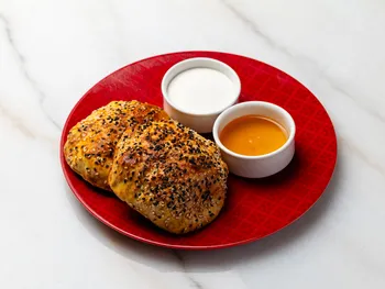 Khameer with Honey and Cheese (G,D)