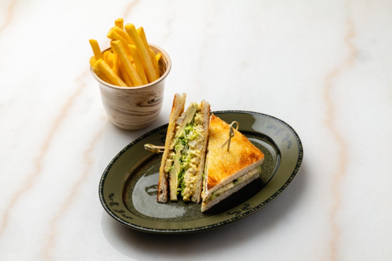 Spicy Chicken Avocado with Fries (G,D)
